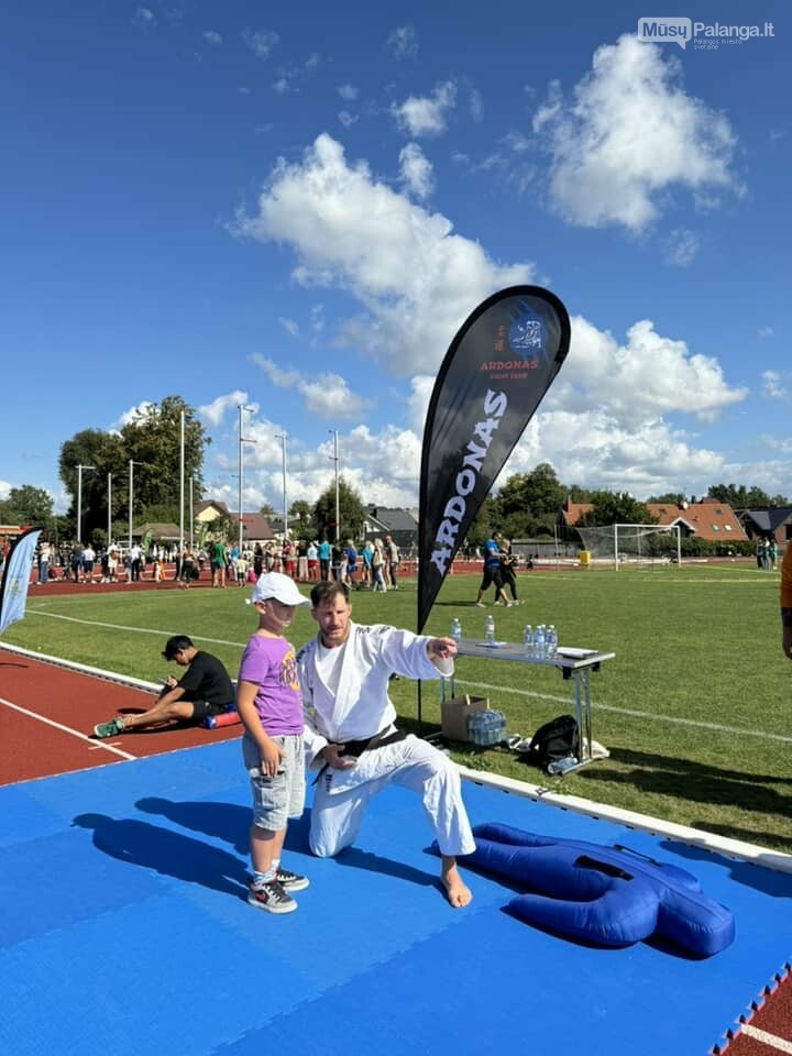 Rugsėjo 1-oji Palangoje: Sporto Centro stadionas tapo vaikų ir tėvų šventės epicentru, susirinko apie 1500 žmonių, nuotrauka-30