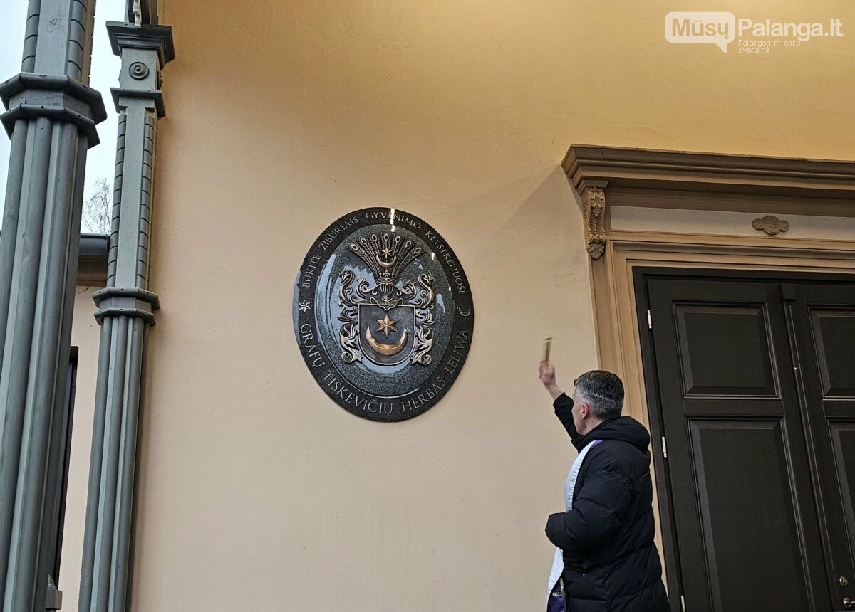 Palangos Kurhauzą papuošė grafų Tiškevičių giminės herbas, nuotrauka-8