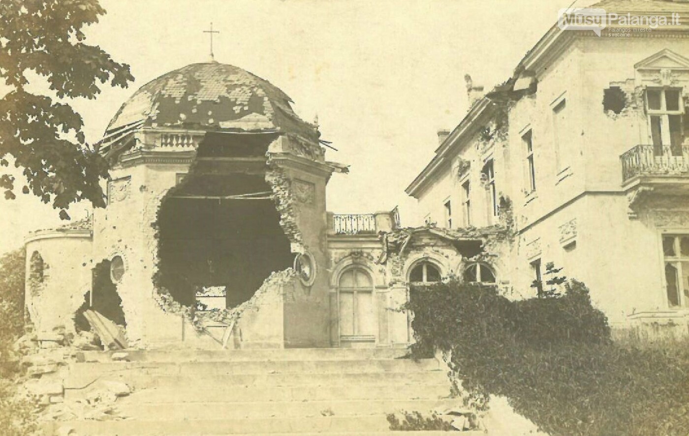Palangos grafų Tiškevičių rūmai po vokiečių jūrų karo laivyno 1915... Palangos grafų Tiškevičių rūmai po vokiečių jūrų karo laivyno 1915 m. kovo 23 d. apšaudymo. Palangos kurorto muziejus