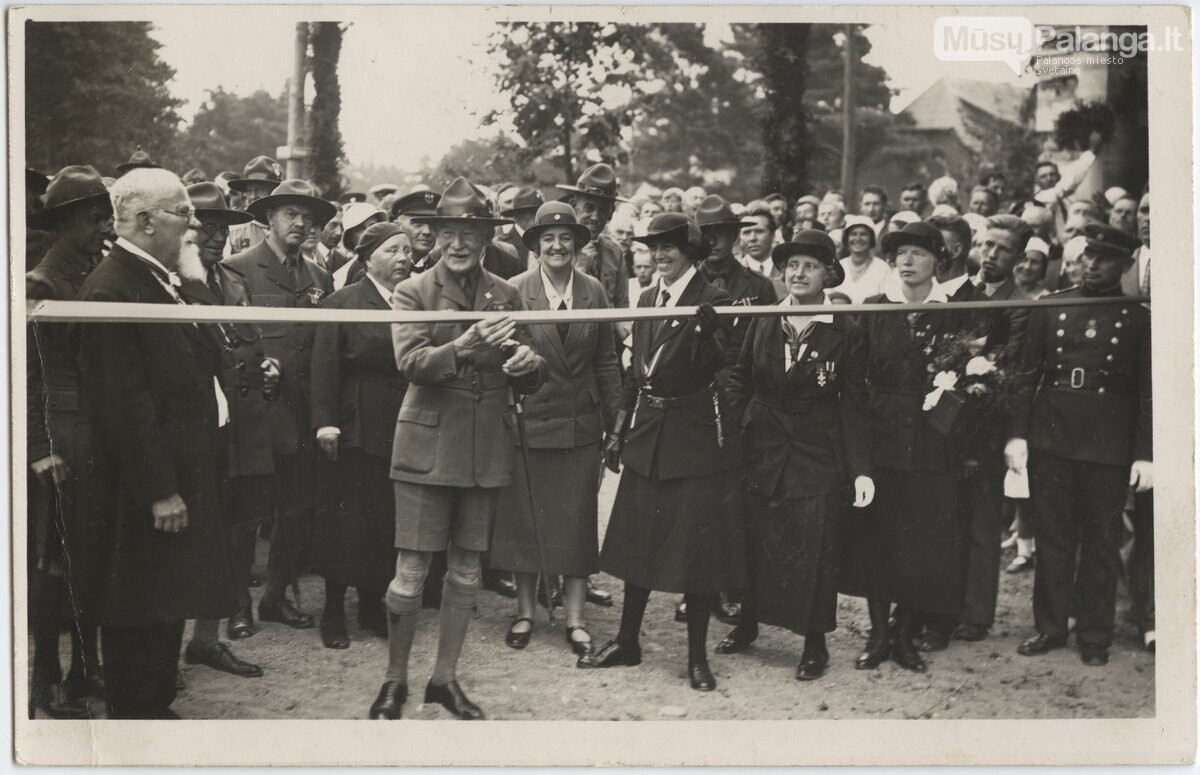 Roberto Badeno-Povelio gatvės atidarymas Palangoje. Kairėje Jonas Šliūpas. 1933 m. LNM nuotr.