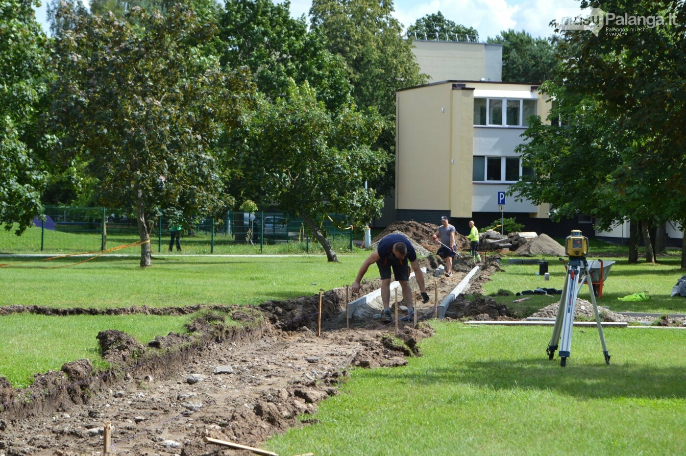 Tęsiami gyvenamosios aplinkos tvarkymo darbai, nuotrauka-3