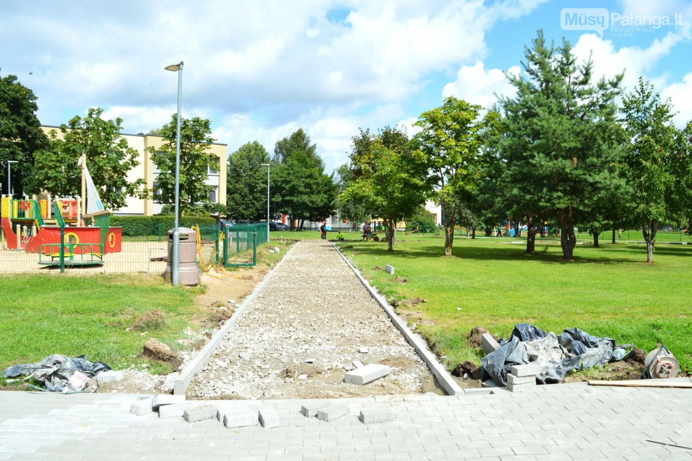 Tęsiami gyvenamosios aplinkos tvarkymo darbai, nuotrauka-1