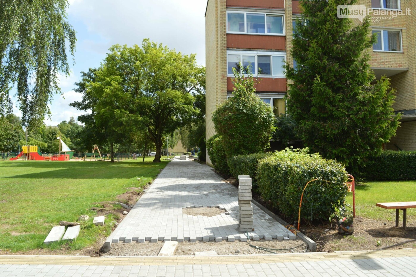 Tęsiami gyvenamosios aplinkos tvarkymo darbai, nuotrauka-9