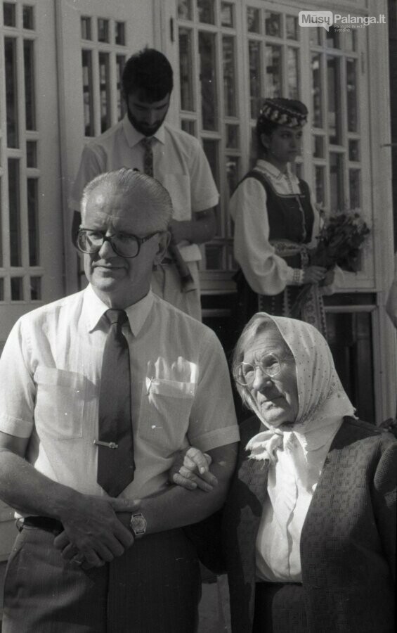 Vytautas Jonas Šliūpas ir palangiškė pedagogė Emilija Adiklienė muziejaus atidarymo metu 1989 metais. Klaipėdos apskrities Ievos Simonaitytės viešo...
