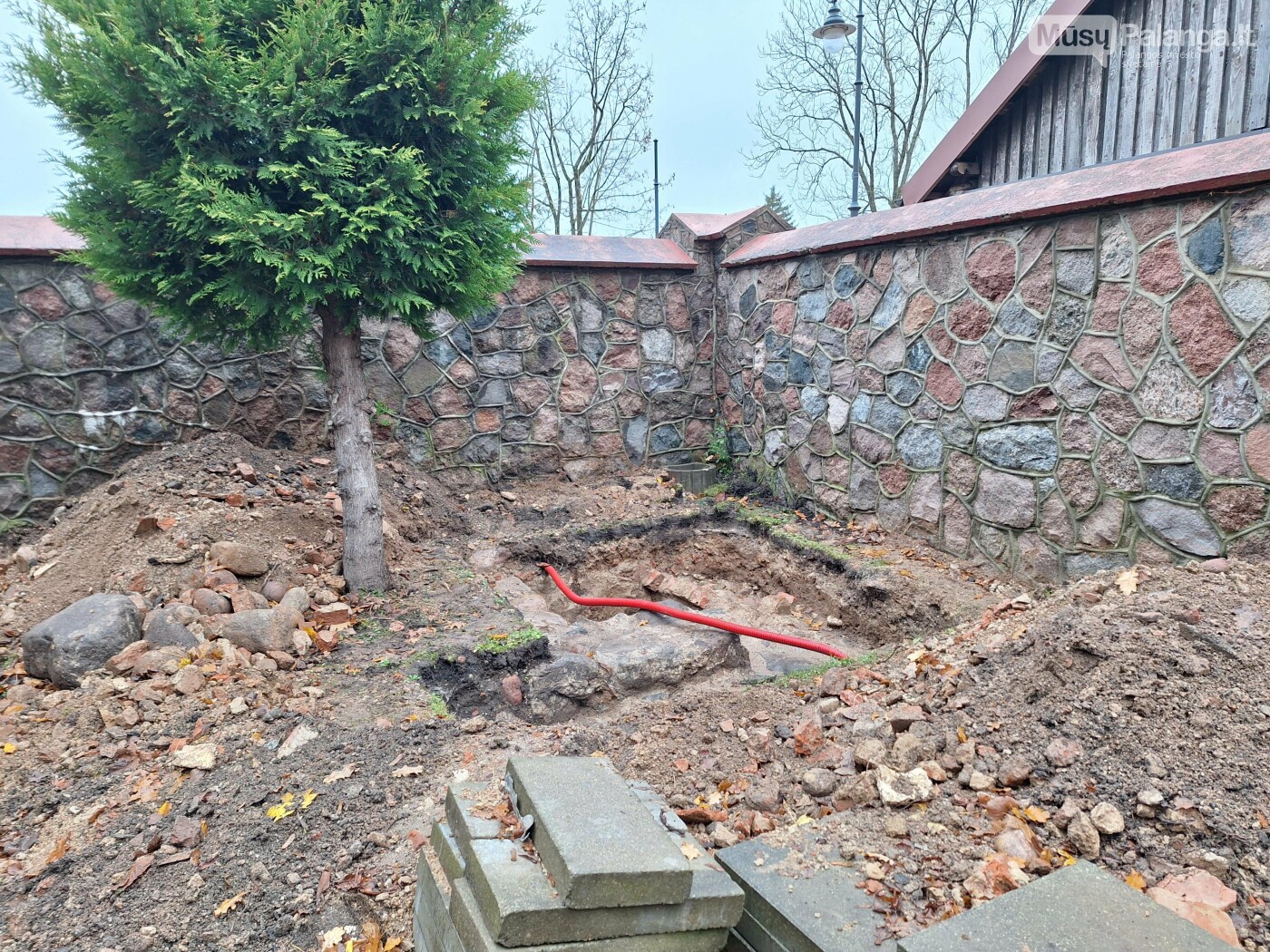 Kretingos bažnyčios šventoriuje aptikta iki šiol nežinota kripta, nuotrauka-1