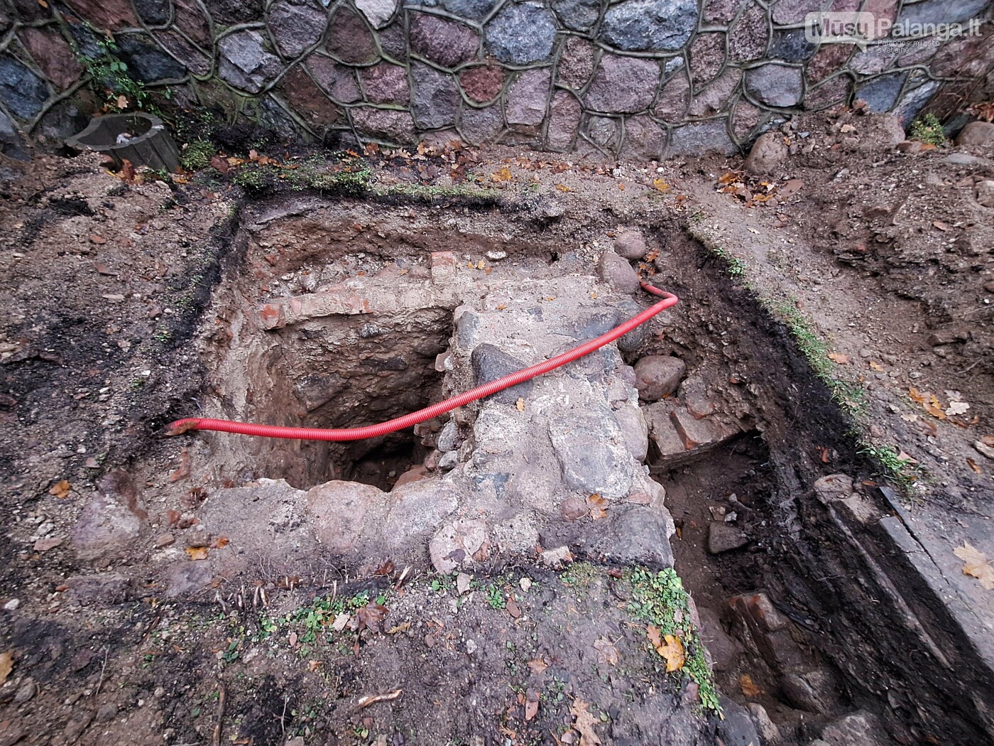 Kretingos bažnyčios šventoriuje aptikta iki šiol nežinota kripta, nuotrauka-4