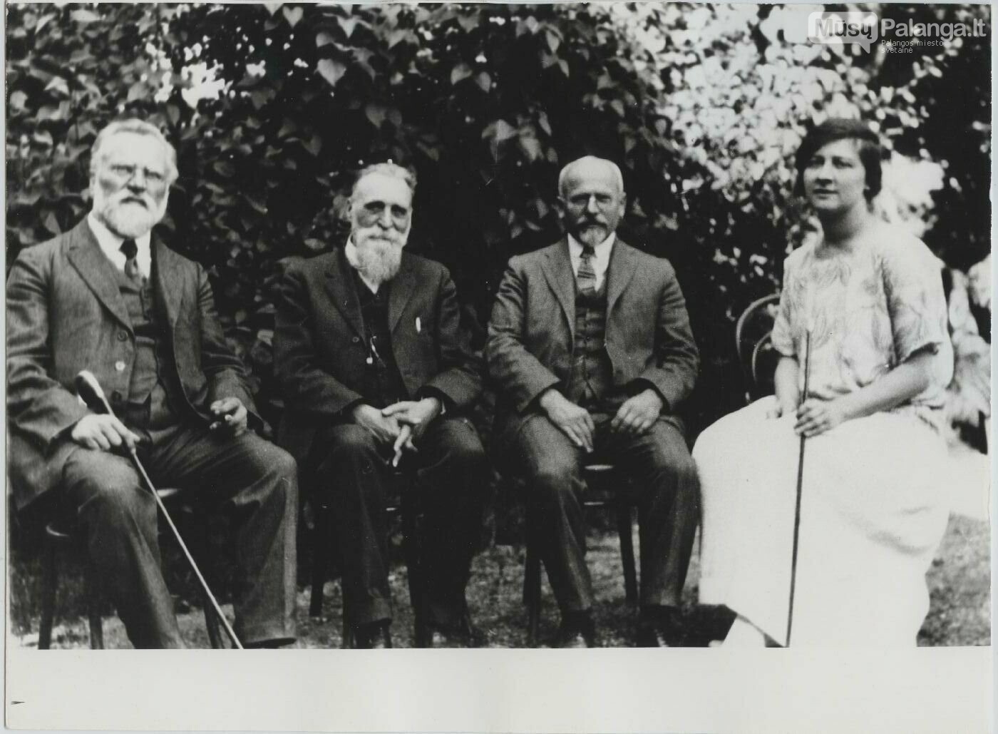 Jonas Šliūpas, Jonas Basanavičius, Antanas Bacevičius ir Aldona Šliūpaitė Palangoje, 1924 m. LNM