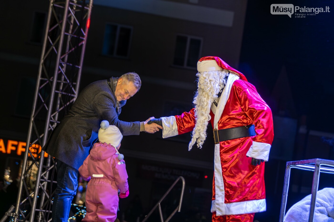 Kretingoje kalėdine šviesa sutvisko užburianti žaliaskarė, nuotrauka-6