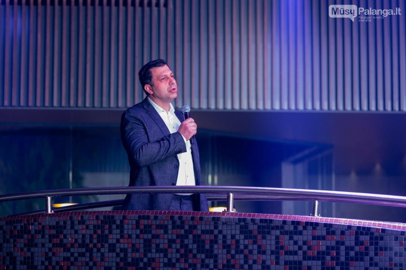 Kai menas peržengia drobės ribas. Algis Kriščiūnas pristato naują savo paveikslų filmą milžiniškame „Gradiali“ baseinų erdvės ekrane, nuotrauka-8