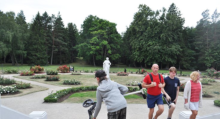 Žydintis Palangos Birutės parkas nuvilioja turistus iš J.Basanavičiaus gatvės (nuotraukų albume - parkas šiandien), nuotrauka-9