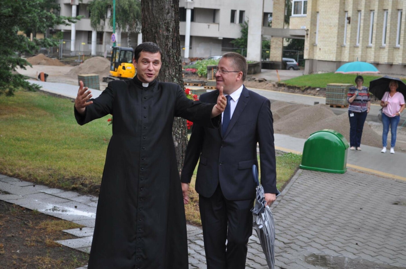 Atestatus Rankoje spaudė šimtmečio abiturientų laida (nuotraukos, vaizdo reportažai), nuotrauka-10