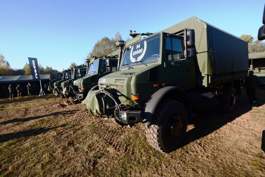 Lietuvos kariuomenei perduota dar viena partija naujų sunkvežimių „Unimog“ , nuotrauka-4