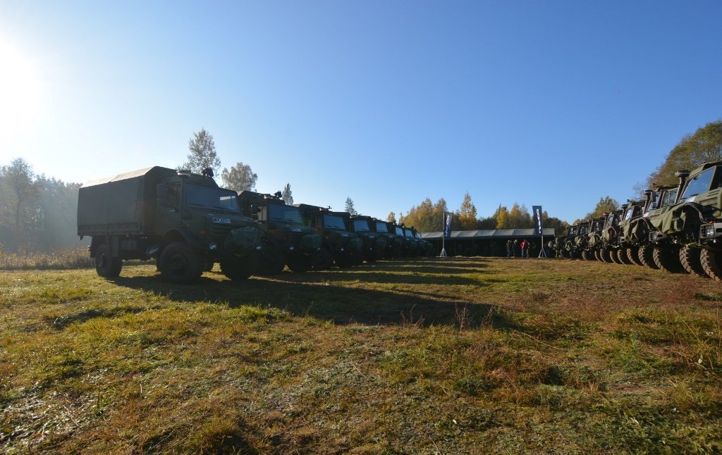 Lietuvos kariuomenei perduota dar viena partija naujų sunkvežimių „Unimog“ , nuotrauka-1