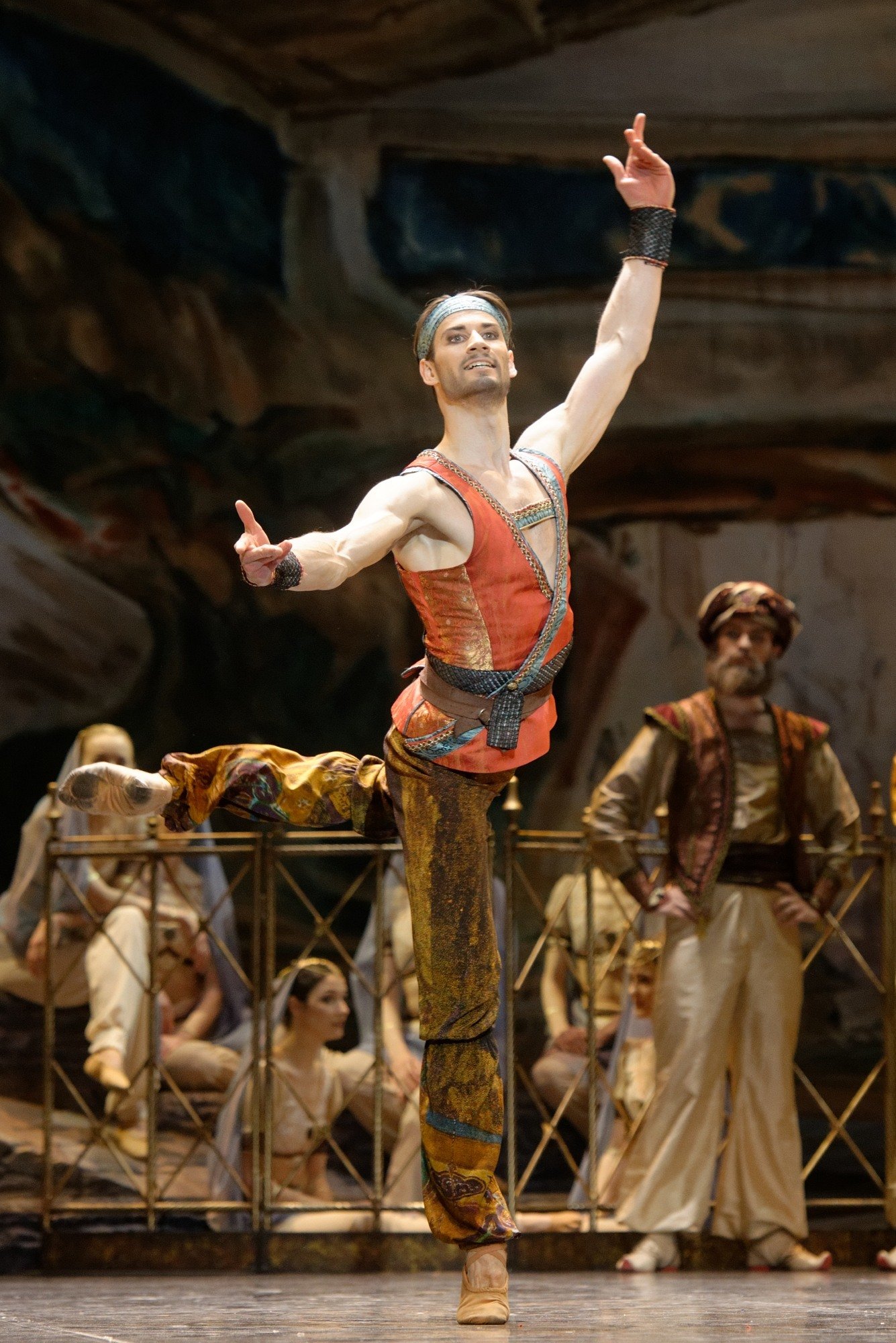 Baleto šokėjas J.Laucius: „Choreografas L.Massine – genijus, į kurio kiekvieną pastabą būtina įsiklausyti“, nuotrauka-10