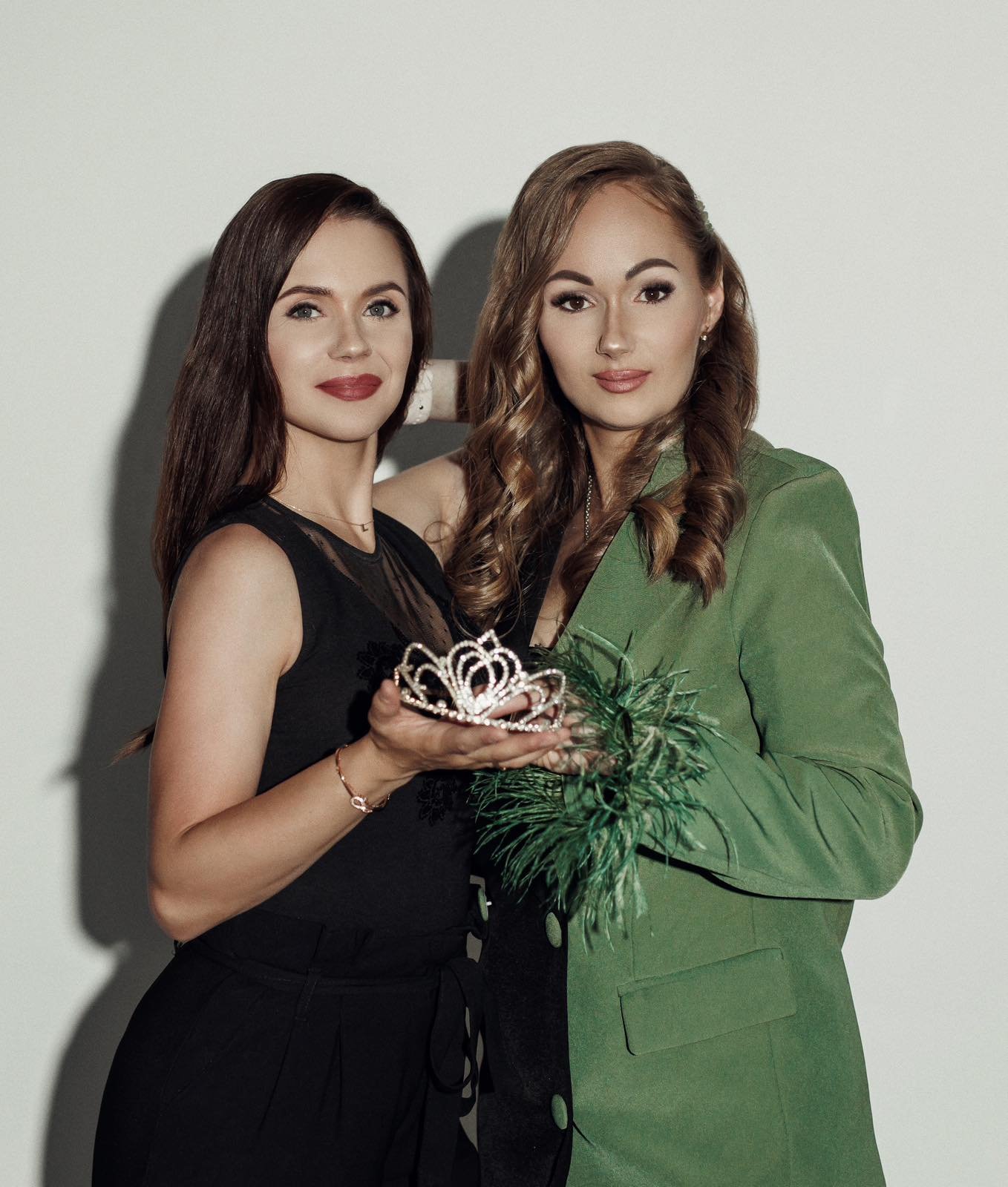 Ypatingo renginio moterims „Aš Karalienė“ organizatorės Svetlana Narkienė ir Oksana Legenzova.