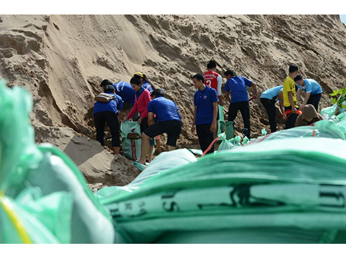 Laose užtvankos griūties aukų padaugėjo iki 31, dešimčių žmonių tebeieškoma