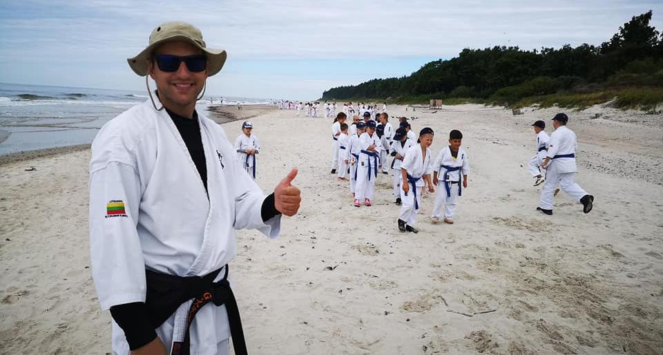 Karatė kiokušin klubas „Shodan“ ugdė lyderystės, komandinio darbo gebėjimus, sveiką gyvenimo būdą. Stovykloje sportavo ir palangiškiai, ir jaunieji...