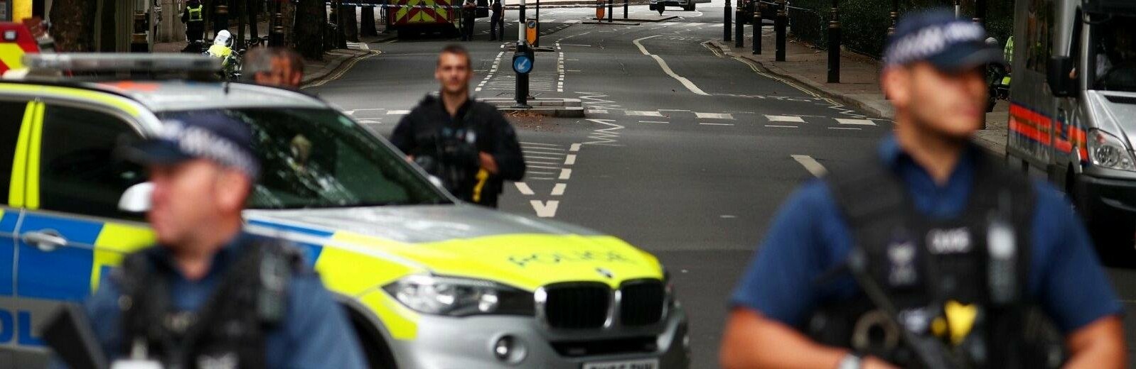 Londone prie parlamento automobilis rėžėsi į pėsčiuosius© Reuters / Scanpix