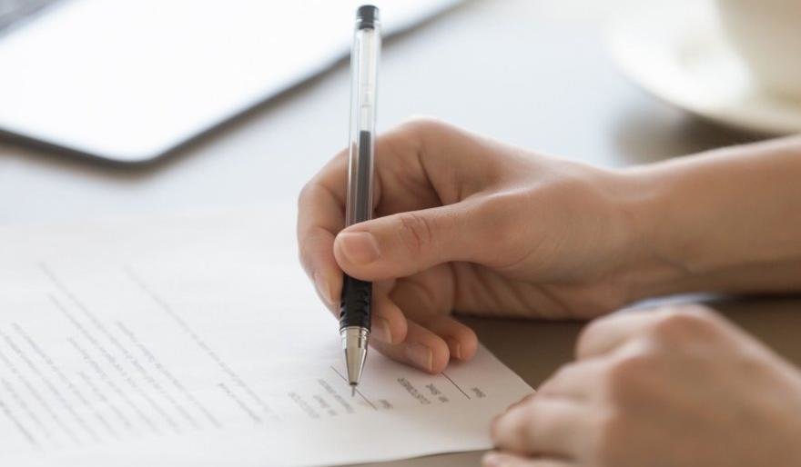 Sutarties pasirašymas© Shutterstock