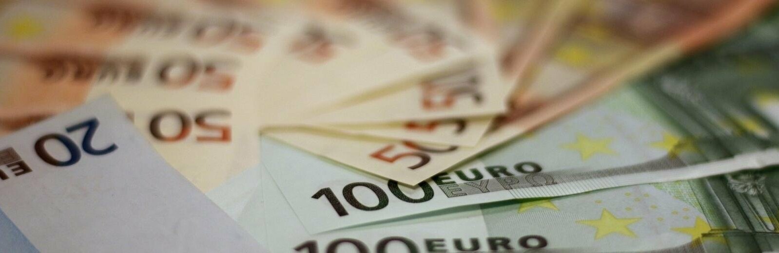 Darbo inspekcija: šeštadienį dirbantiems mokytojams turi būti apmokama dvigubai