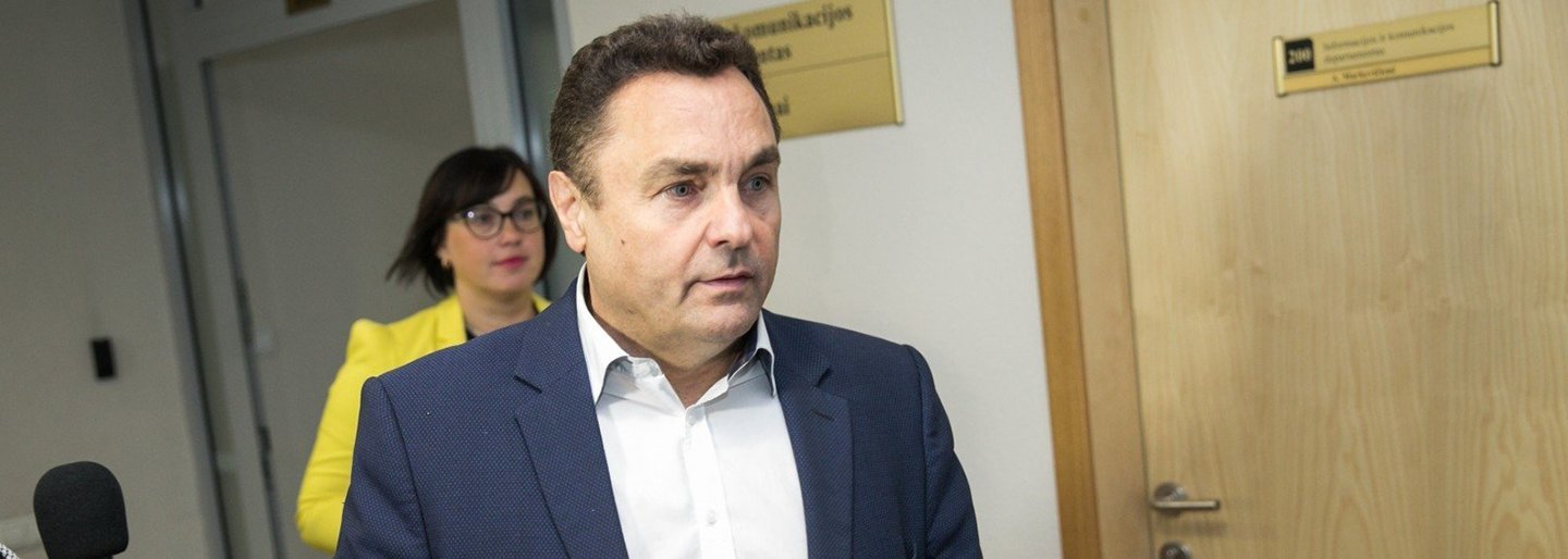 Petras Gražulis: nuo šiol pažadu nebeturėti jokių santykių su moterimis