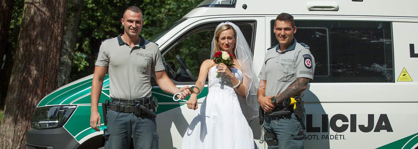 Tikri Angelai sargai: ne tik padėjo sugedus automobiliui, bet ir po darbo ieškojo detalių 