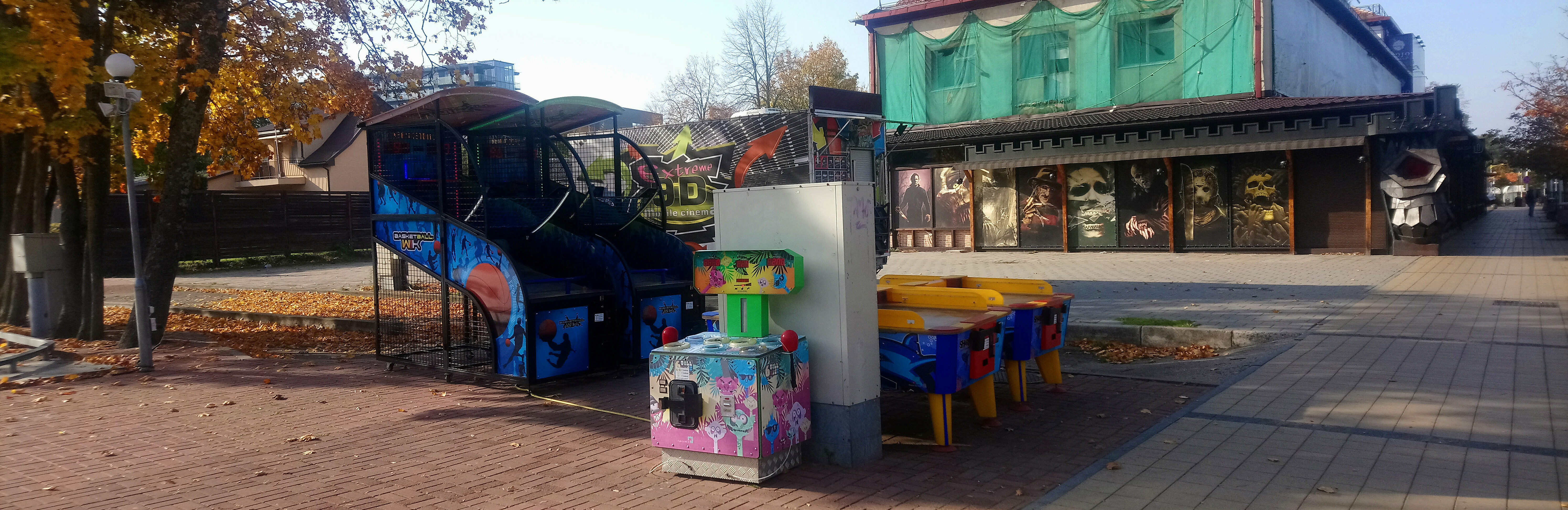 Situacija J.Basanavičiaus gatvėje: papiktino eurus ryjantys ir žaisti neketinantys atrakcionai