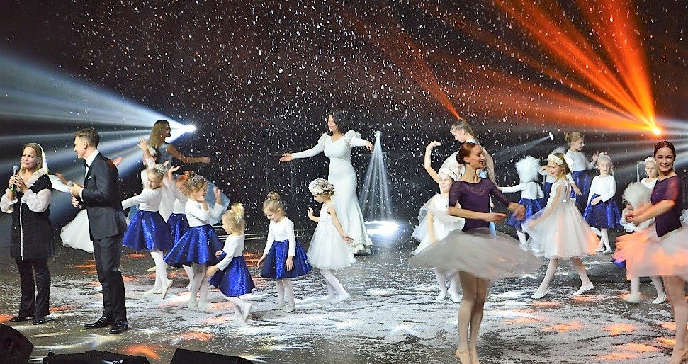 Gintarinės snaigės nusileido į Palangos geradarių rankas