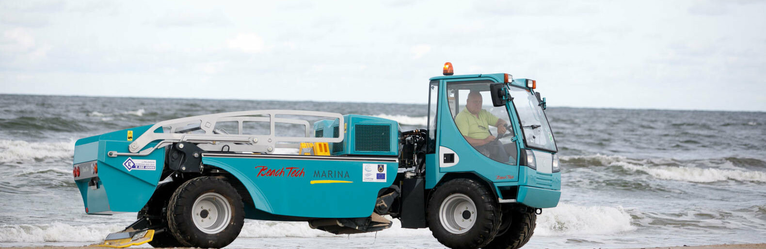 Eriko Ovčarenko / 15min nuotr. / Palangos smėlio valymo mašina