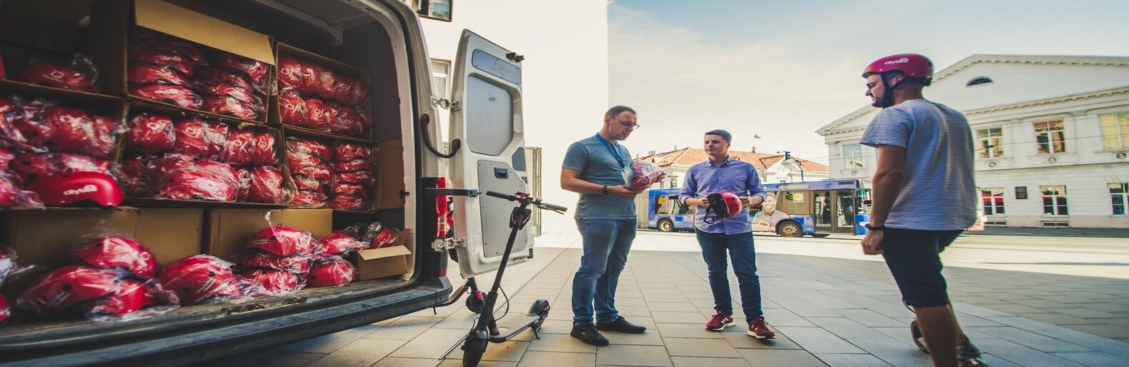 „CityBee“ Vilniuje pakvietė į „1 000 šalmų“ akcijos baigiamąjį renginį