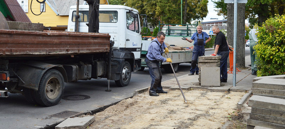  Pasibaigus vasarai kurorte intensyviai tvarkoma gyvenamoji aplinka
