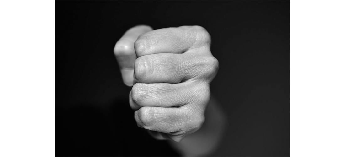 Palangoje vyras išdaužė kavinės langą ir pasipriešino policininkams