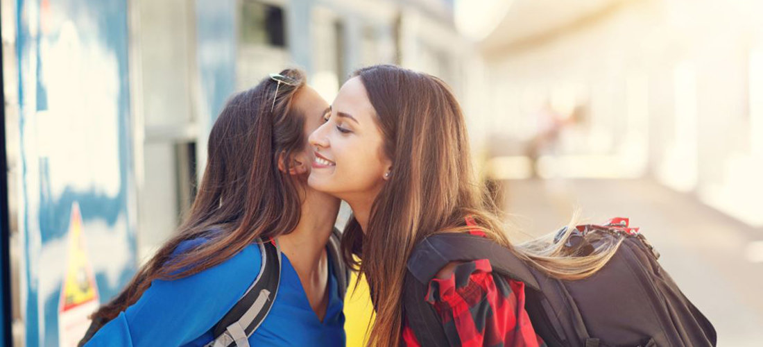 Norite būti sveiki – rudenį venkite rankos paspaudimo ar pakštelėjimo į skruostą