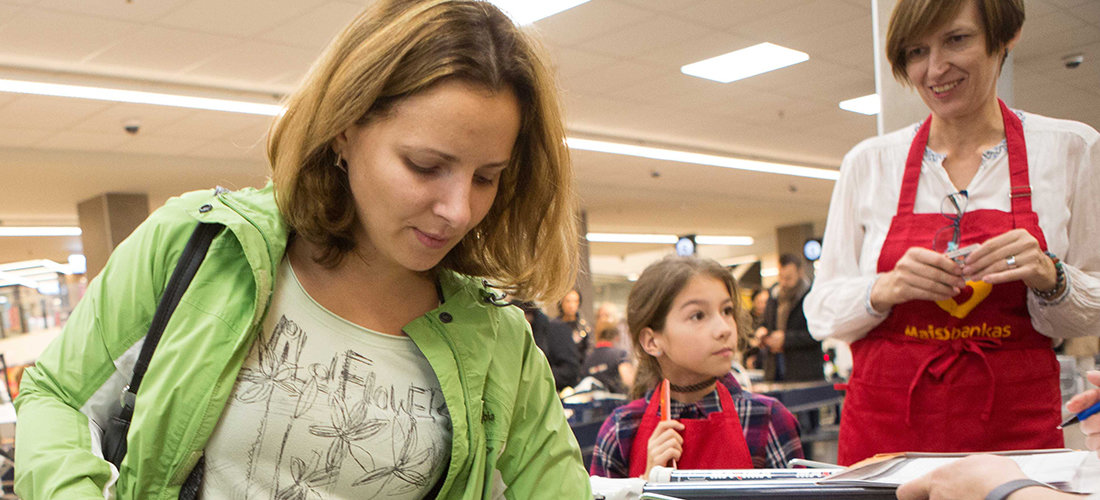 Jau šį penktadienį nepasiturintiems padėti kvies „Maisto banko“ akcija Jau šį penktadienį nepasiturintiems padėti kvies „Maisto banko“ akcija