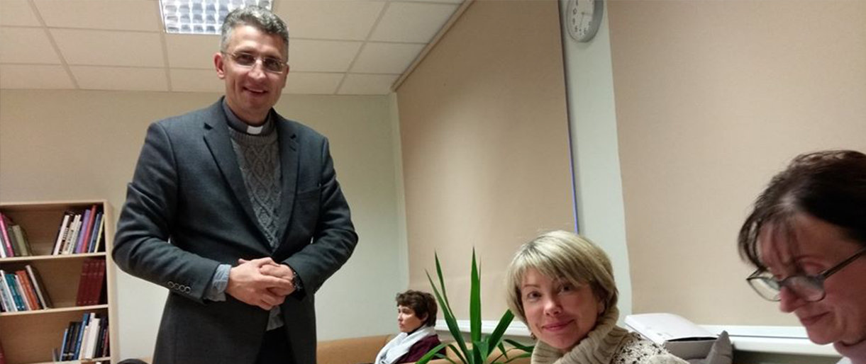 Kalėdinis parapijos klebono Kęstučio Balčiūno sveikinimas Kalėdinis parapijos klebono Kęstučio Balčiūno sveikinimas