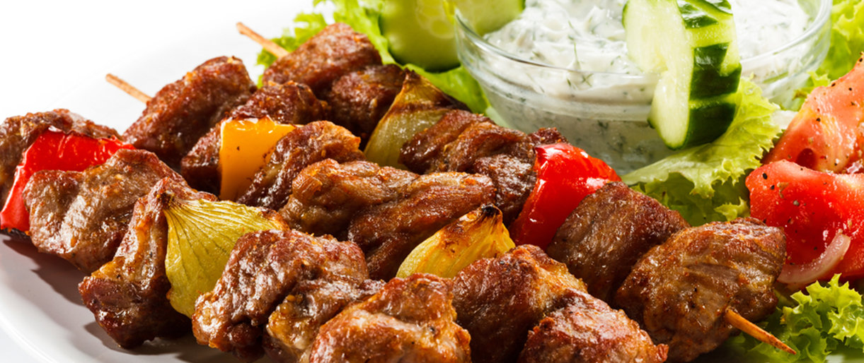 Pasiilgusiems vasaros: šašlykai orkaitėje – misija įmanoma