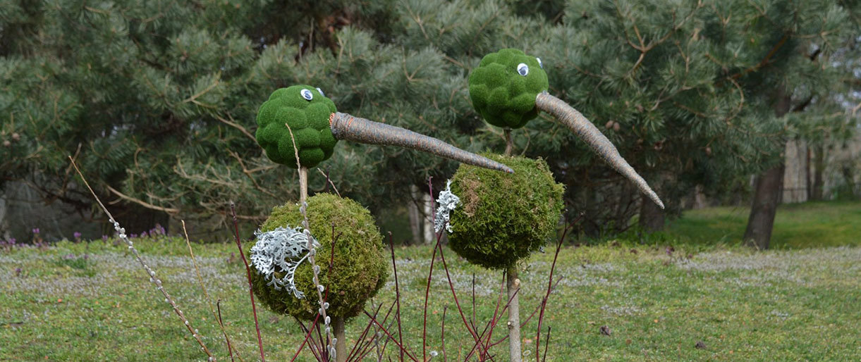 Palanga dabinasi pavasariniais žiedais