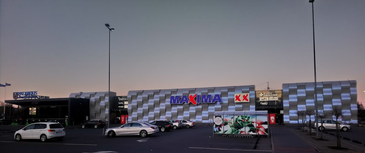 „Maximos“ parduotuvės pradeda dirbti vasaros laiku
