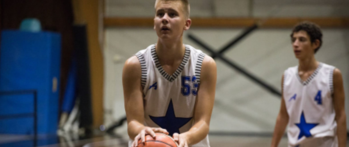 Romoje per karantiną likęs jaunasis Jocys treniruojasi ypatingomis sąlygomis: aikštė nuo lovos už 5 metrų