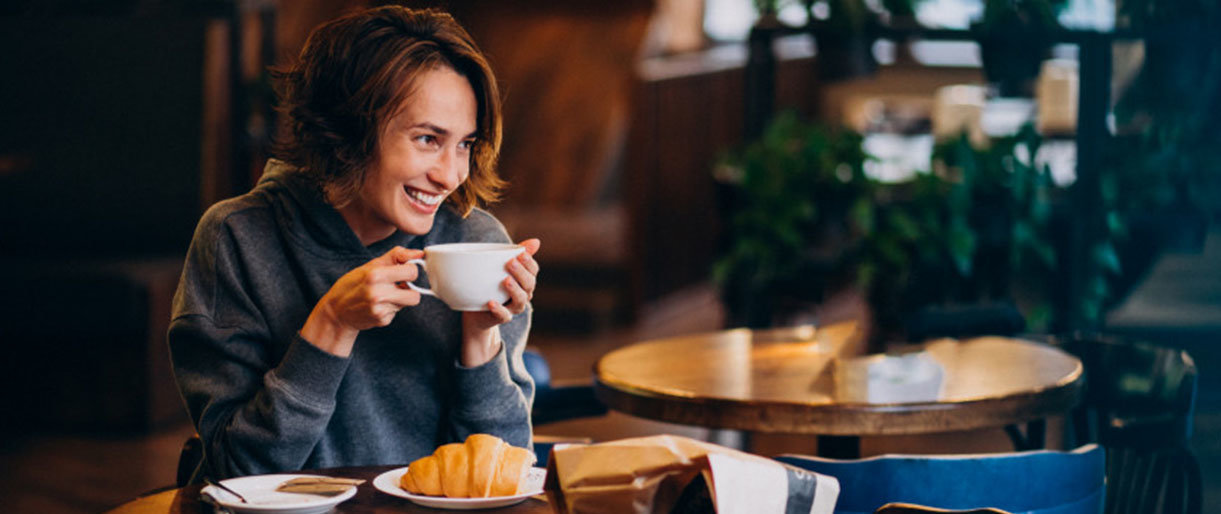 Viduje veikiančios kavinės gali neriboti srautų, bet privalo išlaikyti atstumus
