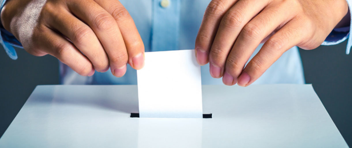 Piliečiai kviečiami pretenduoti į apygardų rinkimų komisijų narius