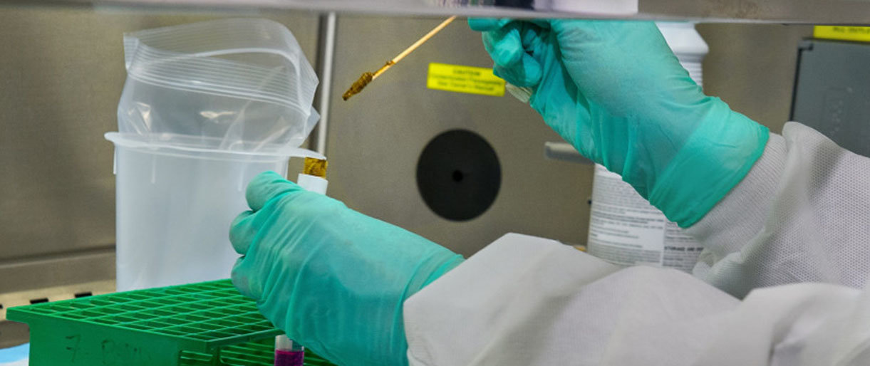 Gydantis gydytojas spręs, ar dėl koronaviruso testuoti į ligonines naujai guldomus pacientus