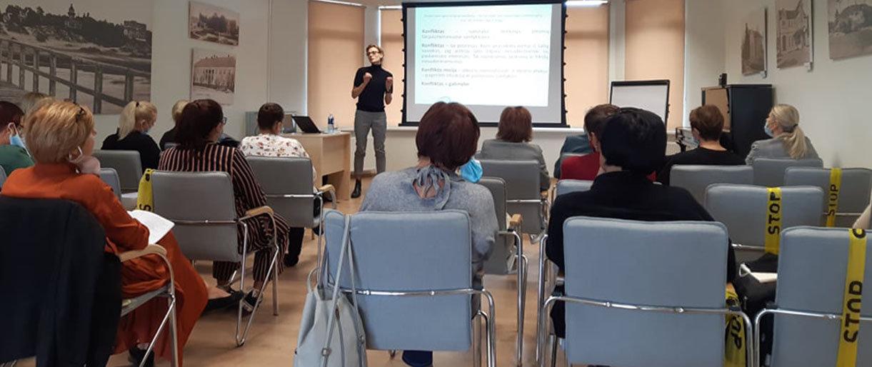 Pirmasis projekto „Kūrybinis žvilgsnis į rytojų“ seminaras bibliote... Pirmasis projekto „Kūrybinis žvilgsnis į rytojų“ seminaras bibliotekininkams