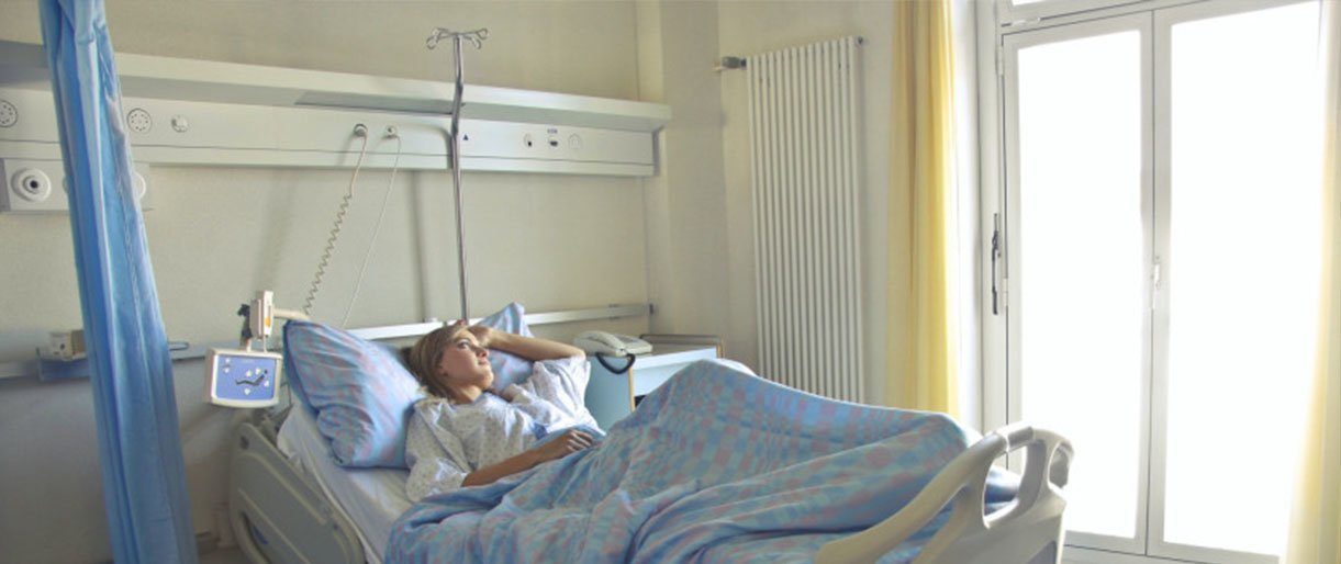 Artimųjų lankymas ligoninėje pandemijos metu: bendra tvarka galios visiems