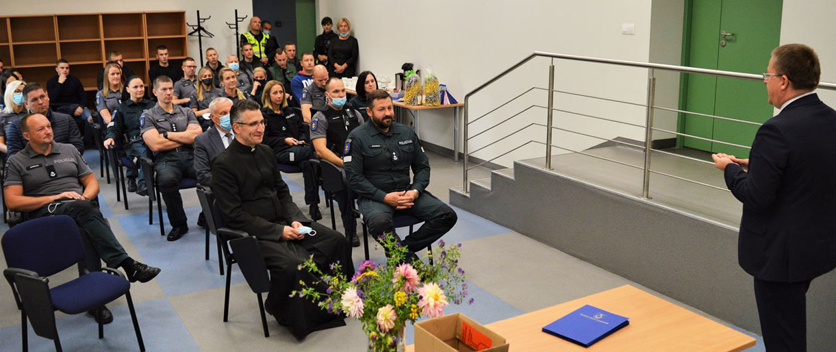 Angelų sargų dienos proga – miesto vadovų sveikinimai policijos pareigūnams