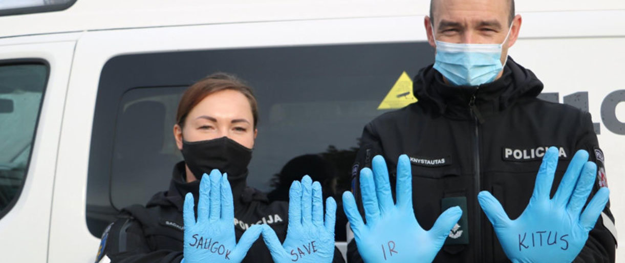 Ilgąjį savaitgalį stiprinamos policijos pajėgos: nuo karantino pažeidimų kontrolės iki pagalbos lankantiems artimųjų kapus