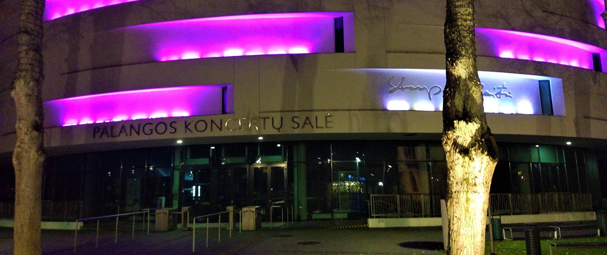 Palangos koncertų salė šįvakar nušvis purpurine spalva - lapkričio 17 d. minima Pasaulinė neišnešiotų naujagimių diena