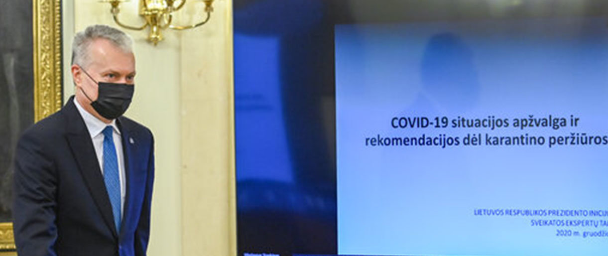 Sveikatos ekspertų rekomendacijos: griežtinti karantino sąlygas, stiprinti NVSC
