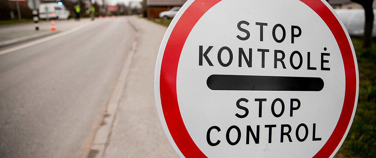 Vyriausybė apsisprendė dėl eismo ribojimų: atsiras 250 patikros punktų, aiškėja dienos, kada bus vykdoma kontrolė 