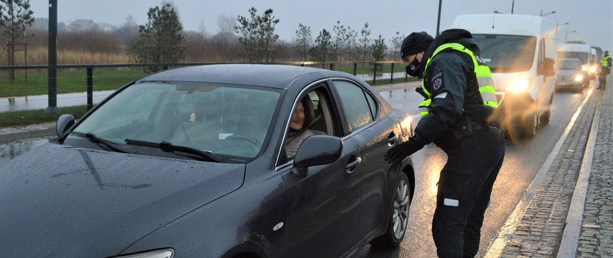 Palangos kontrolės postuose ilgąjį savaitgalį patikrinta per 10 tūk... Palangos kontrolės postuose ilgąjį savaitgalį patikrinta per 10 tūkst. automobilių